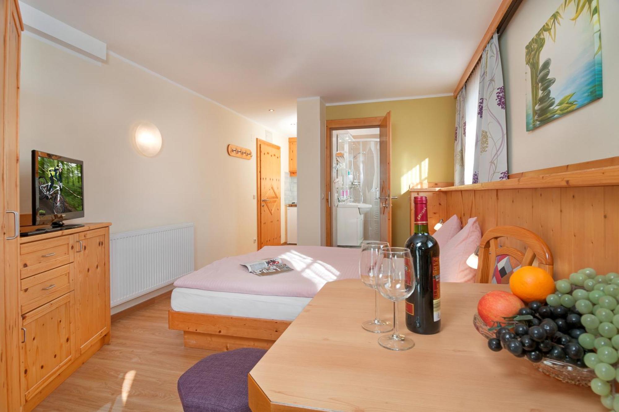 Erlebnis-Hotel-Appartements Latschach ober dem Faakersee Εξωτερικό φωτογραφία