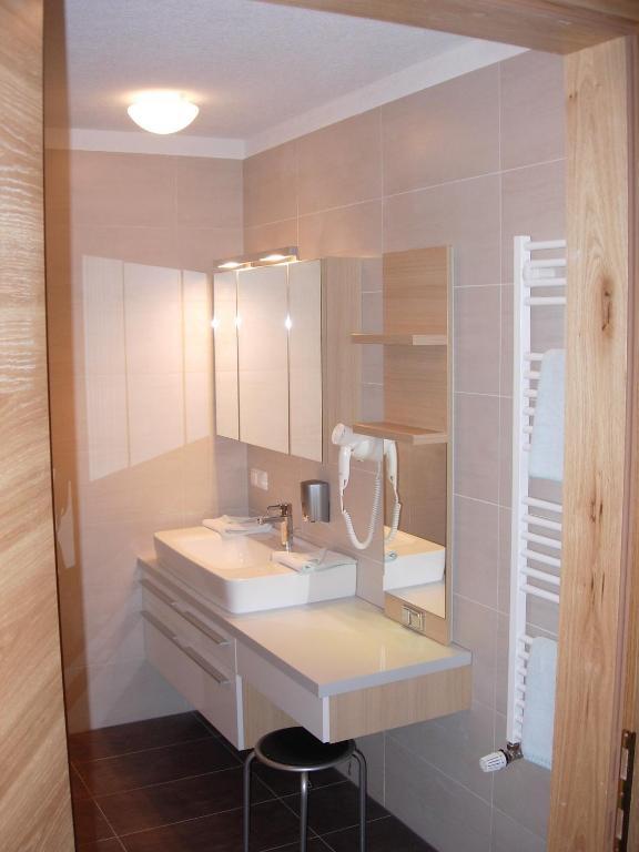 Erlebnis-Hotel-Appartements Latschach ober dem Faakersee Δωμάτιο φωτογραφία